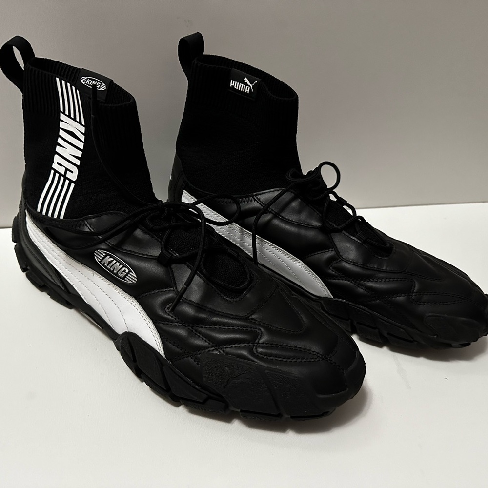 Puma Men's Black and White King Shoes